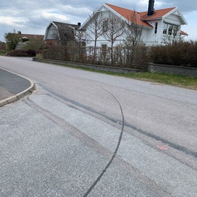 Inget övergångställe villagata, 30 km/h